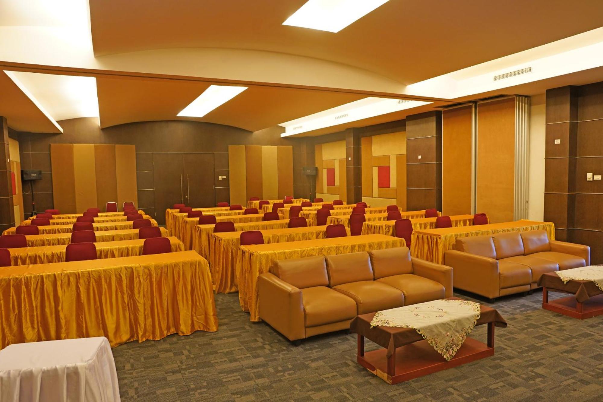 Arinas Hotel Bandar Lampung Eksteriør billede